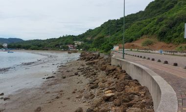Terreno Frente al Mar en Venta en Puerto López