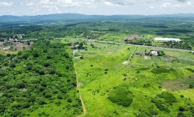 Venta de Finca con Caballeriza en Guayas Vía Playas