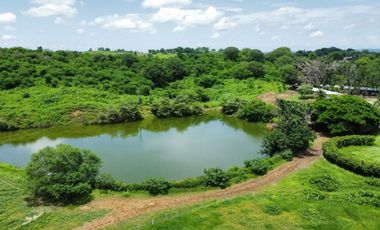 Venta de Finca con Caballeriza en Guayas Vía Playas