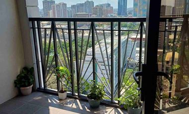 Admiral Baysuites -- Fully Furnished 1BR with Balcony & 1 Parking Space in Malate Roxoas Boulevard