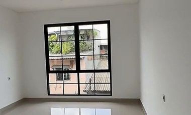 Strategis Sewa Ruko 4Lt. Unfurnished di Pademangan Jakarta Utara Cocok Untuk Semua Usaha Akses ke Bandara Soekarno-Hatta, Tol, Mangga Dua, Ancol