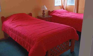 SE RENTA DEPARTAMENTO AMOBLADO TRES DORMITORIOS SECTOR AVENIDA REPÚBLICA