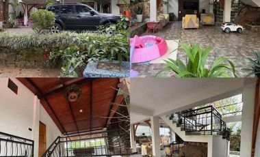 La casa no solo es bonita por fuera; por dentro los espacios están bien aprovechados y son funcionales.