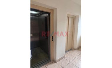 Venta Departamento Surco | Av Encalada - Cerca Embajada Americana - |Balcon | Piscina En Areas Comunes