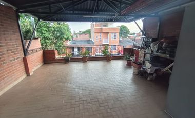 ALQUILO EXCELENTE CASA BIPLANTA AL SUR DE CALI EN CANEY.