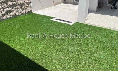 Renta De Casa 3 Recámaras En Zakia, Frente a Parque, Central.