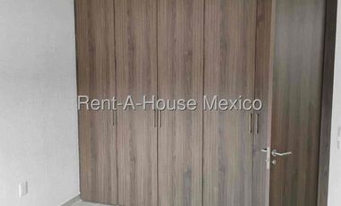 Renta De Casa 3 Recámaras En Zakia, Frente a Parque, Central.