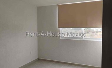 Renta De Casa 3 Recámaras En Zakia, Frente a Parque, Central.