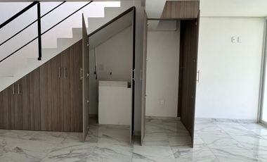 CASA DE CUATRO REC. UNA EN PLANTA BAJA