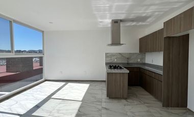 CASA DE CUATRO REC. UNA EN PLANTA BAJA