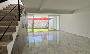 CASA DE CUATRO REC. UNA EN PLANTA BAJA
