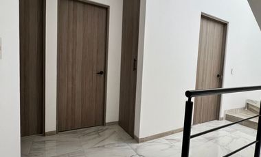 CASA DE CUATRO REC. UNA EN PLANTA BAJA