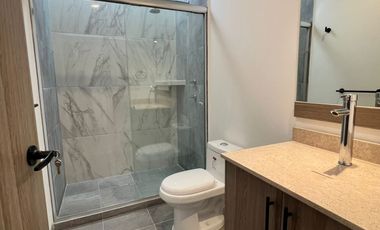 CASA DE CUATRO REC. UNA EN PLANTA BAJA