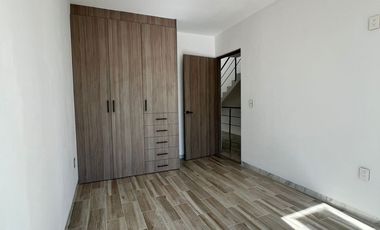 CASA DE CUATRO REC. UNA EN PLANTA BAJA