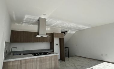 CASA DE CUATRO REC. UNA EN PLANTA BAJA
