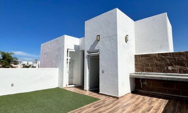 CASA DE CUATRO REC. UNA EN PLANTA BAJA