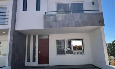 CASA DE CUATRO REC. UNA EN PLANTA BAJA