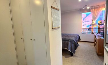 SE VENDE DEPTO EN EDIF. ALTOS DE HUAYQUIQUE.