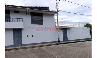 ¡Atencion Empresas!, Se Alquila Amplia Casa De 2 Pisos + Azotea + Garaje Para 5 Vehiculos En Cajamarca - B. Del Inca, A. Construida 750M2, S/. 8,500