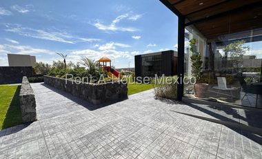 Departamento Nuevo en venta Zakia, Planta Alta | 2 recamaras, área TV | Alberca, Gimnasio, Jardín