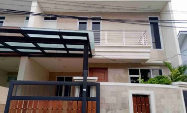 Rumah Sewa Jatiwaringin, -+1 KM LRT