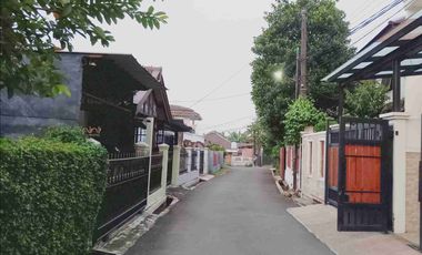 Rumah Sewa Jatiwaringin, -+1 KM LRT