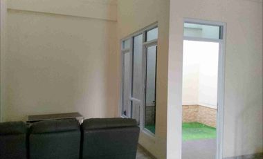 Rumah Sewa Jatiwaringin, -+1 KM LRT