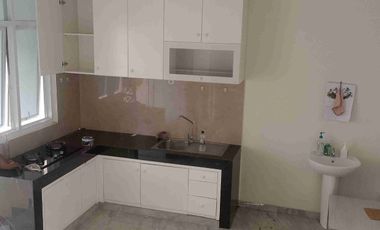 Rumah Sewa Jatiwaringin, -+1 KM LRT