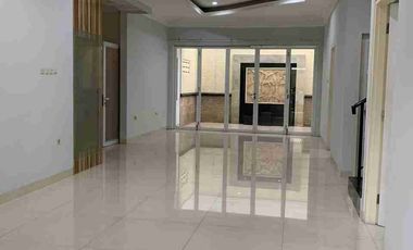 Disewakan Rumah Bagus Siap Huni di Gedung Hijau, Pondok Indah