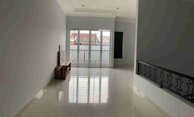 Disewakan Rumah Bagus Siap Huni di Gedung Hijau, Pondok Indah