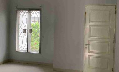 Disewakan Rumah Bagus Siap Huni di Gedung Hijau, Pondok Indah