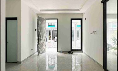 Rumah 3 Lt Ready Stock di Cipayung 4 Menit LRT Ciracas, Mabes TNI Dekat Toll Bambu Apus, TMII