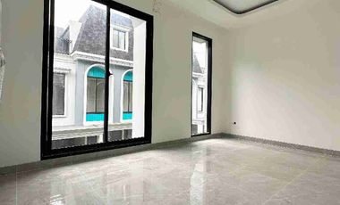 Rumah 3 Lt Ready Stock di Cipayung 4 Menit LRT Ciracas, Mabes TNI Dekat Toll Bambu Apus, TMII