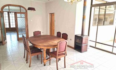 Se Arrienda Hermosa Casa de Amplias Dimensiones con Destino Administrativo, en el Centro de Quillota