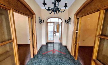 Se Arrienda Hermosa Casa de Amplias Dimensiones con Destino Administrativo, en el Centro de Quillota