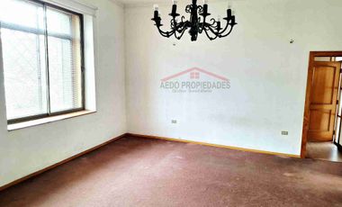 Se Arrienda Hermosa Casa de Amplias Dimensiones con Destino Administrativo, en el Centro de Quillota