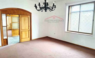 Se Arrienda Hermosa Casa de Amplias Dimensiones con Destino Administrativo, en el Centro de Quillota