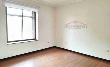 Se Arrienda Hermosa Casa de Amplias Dimensiones con Destino Administrativo, en el Centro de Quillota