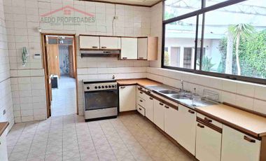 Se Arrienda Hermosa Casa de Amplias Dimensiones con Destino Administrativo, en el Centro de Quillota