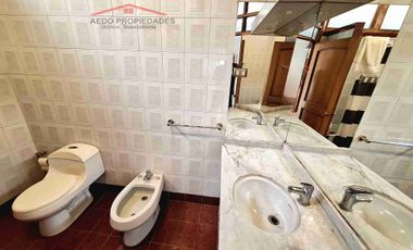 Se Arrienda Hermosa Casa de Amplias Dimensiones con Destino Administrativo, en el Centro de Quillota