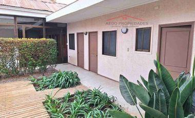 Se Arrienda Hermosa Casa de Amplias Dimensiones con Destino Administrativo, en el Centro de Quillota