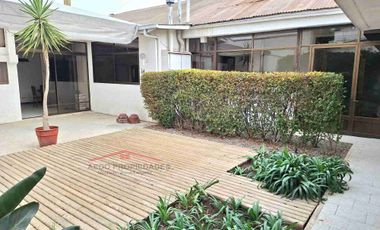 Se Arrienda Hermosa Casa de Amplias Dimensiones con Destino Administrativo, en el Centro de Quillota