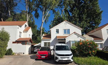 En venta casa 4 dormitorios en condominio, comuna de San Bernardo