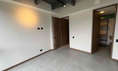 VENTA HERMOSO APARTAMENTO EN ALTOS DE POBLADO, MEDELLIN