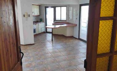 Se vende Dpto amplio con 2 terrazas, AVDA del mar.