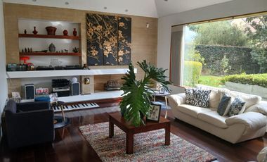 ESPECTACULAR CASONA EN SANTA ANA DE CHIA- CON APARTAESTUDIO INDEPENDIENTE