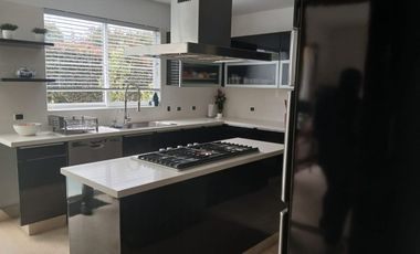 ESPECTACULAR CASONA EN SANTA ANA DE CHIA- CON APARTAESTUDIO INDEPENDIENTE