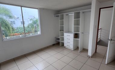 CASA EN VENTA EN VILLAS PALMIRA QUERETARO, ZONA DEL CAMPANARIO EN QUERETARO