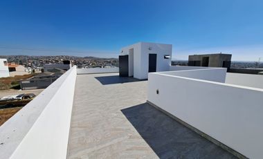 CASA NUEVA CON TERRENO GRANDE EN VENTA, FRACC ROSAMAR, ROSARITO