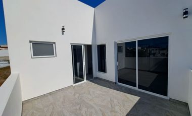 CASA NUEVA CON TERRENO GRANDE EN VENTA, FRACC ROSAMAR, ROSARITO